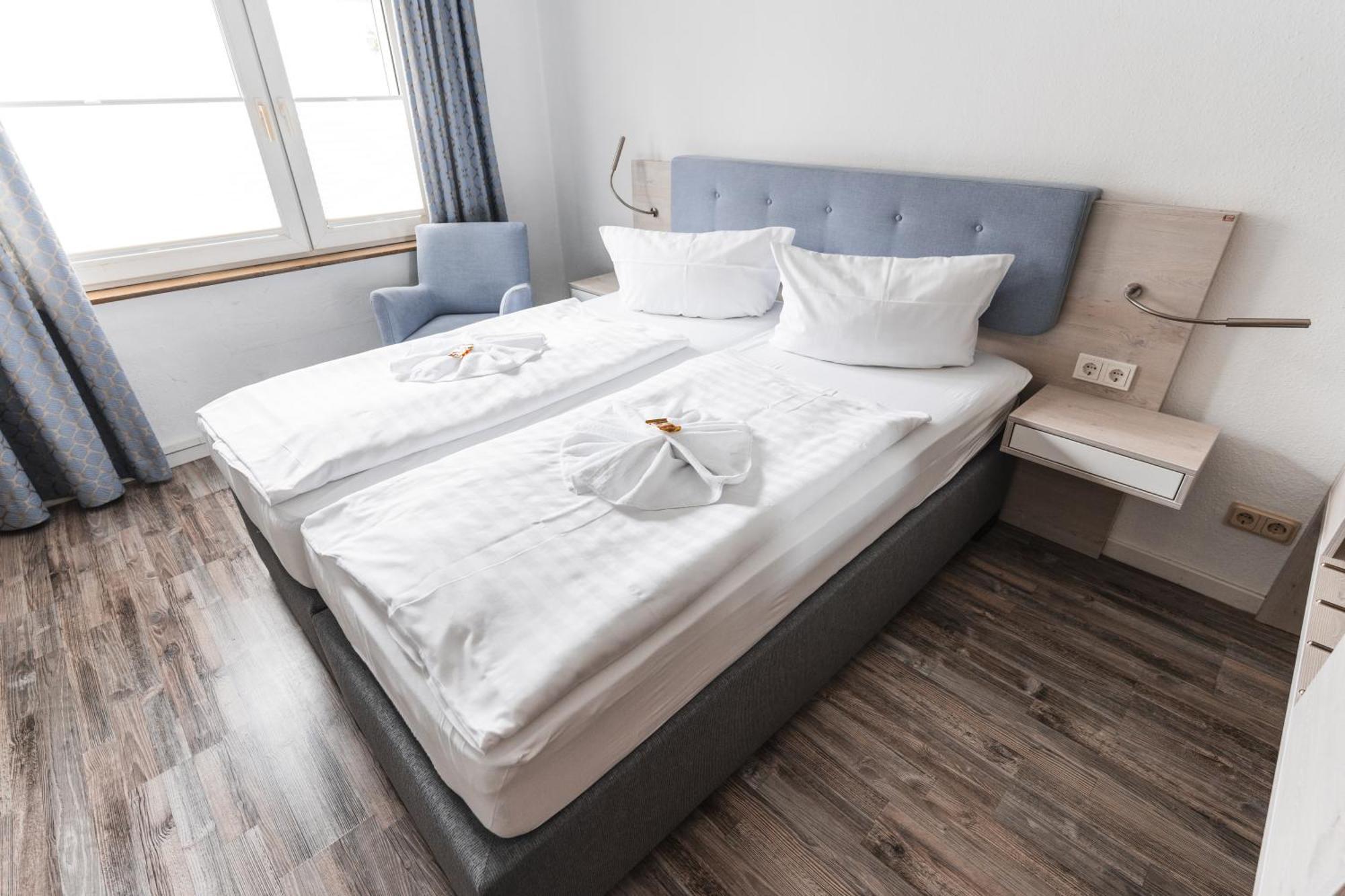 Hotel Apartments Restaurant Cala Luna Marburg Экстерьер фото
