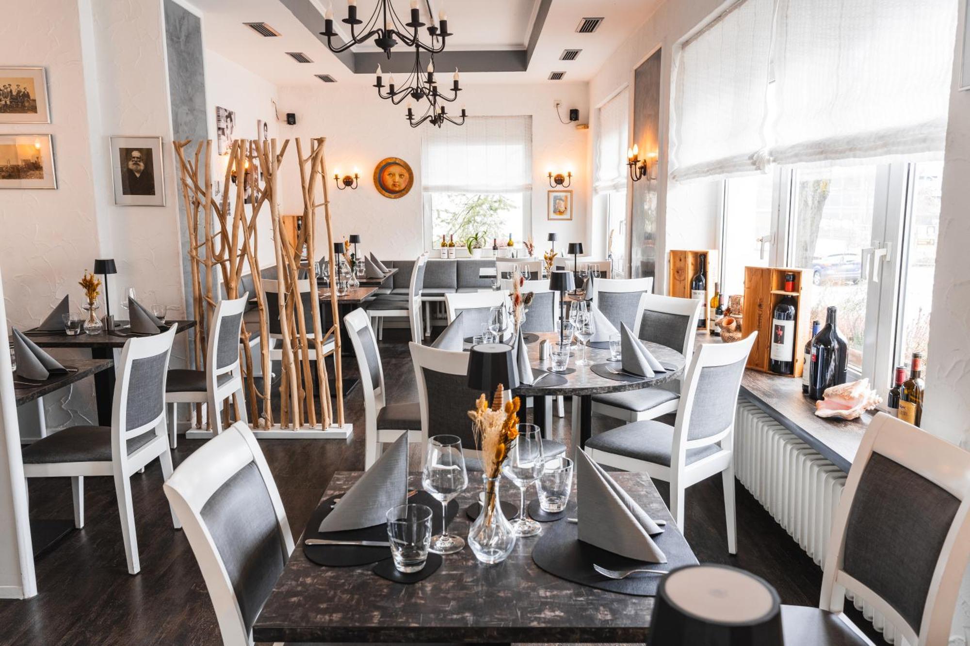 Hotel Apartments Restaurant Cala Luna Marburg Экстерьер фото
