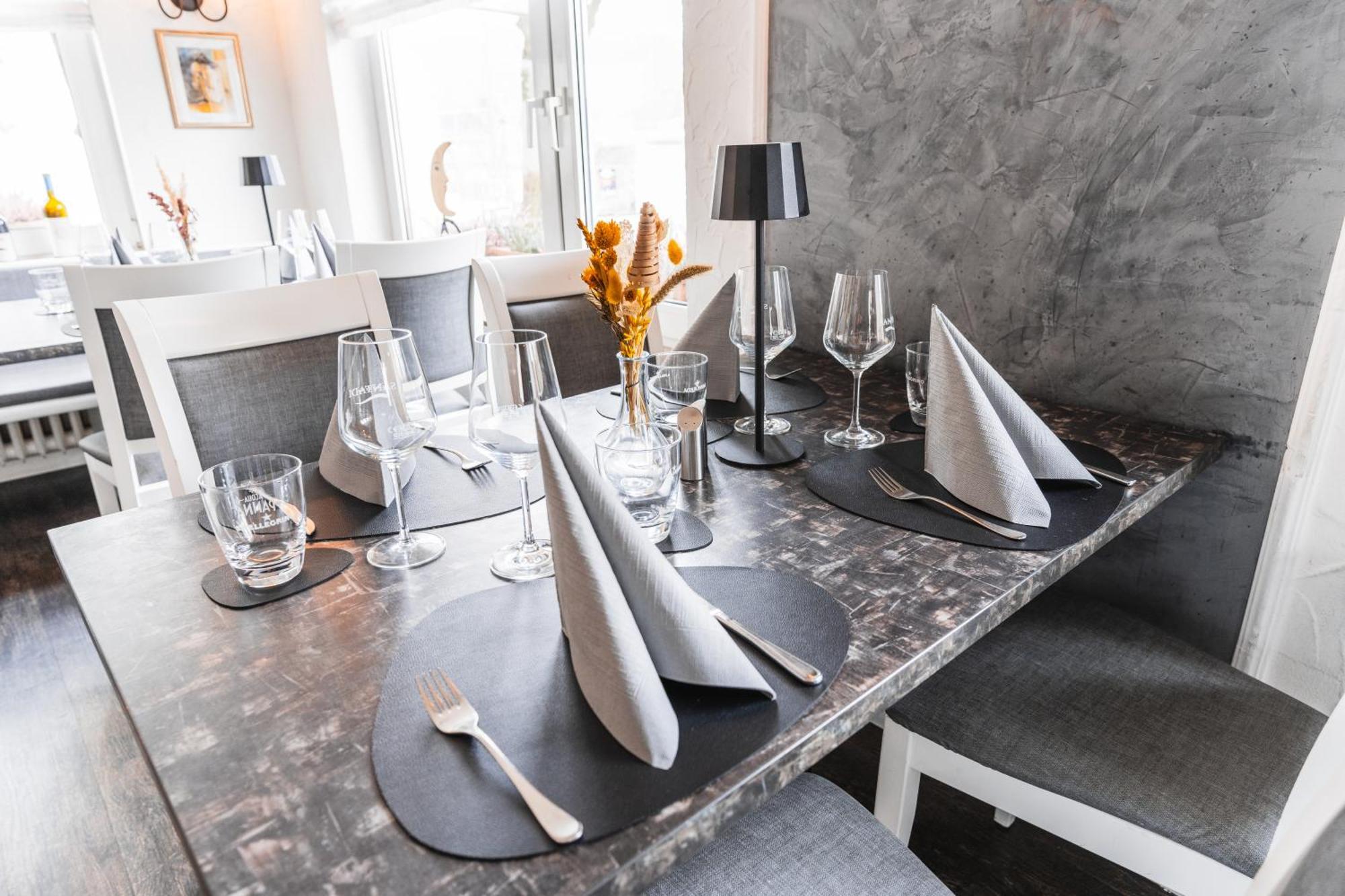 Hotel Apartments Restaurant Cala Luna Marburg Экстерьер фото